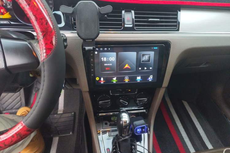 Used Volkswagen Bora 2014 1.6L Automatic Comfort Model Audio And AC Panel