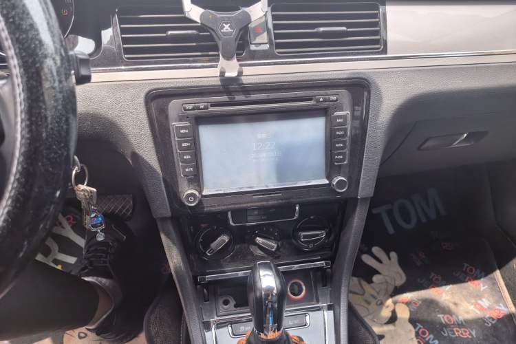 Used Volkswagen Bora 2014 1.6L Automatic Comfort Model Audio And AC Panel