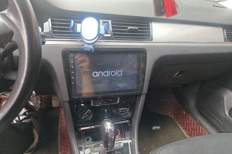Used Volkswagen Bora 2014 1.6L Automatic Comfort Model Audio And AC Panel