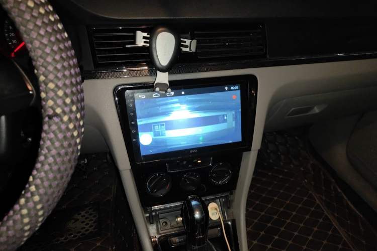 Used Volkswagen Bora 2014 1.6L Automatic Fashion Model Audio And AC Panel