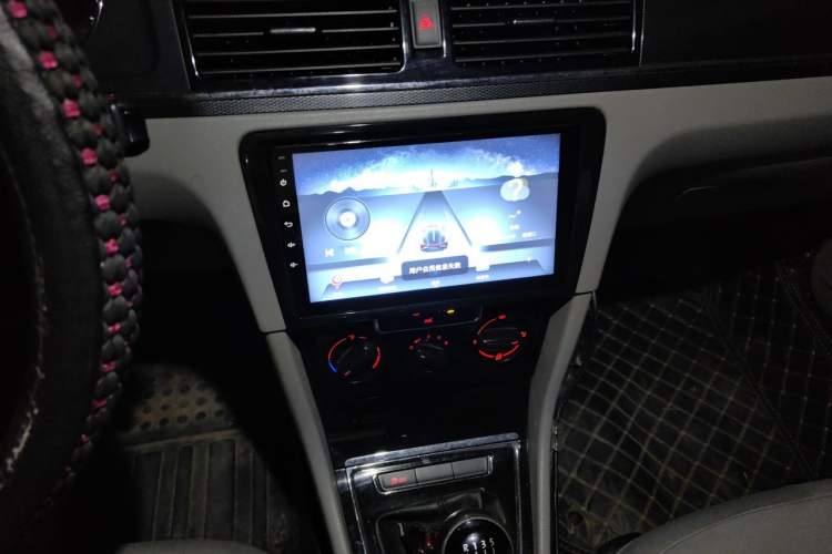 Used Volkswagen Bora 2014 1.6L Manual Fashion Edition Audio And AC Panel