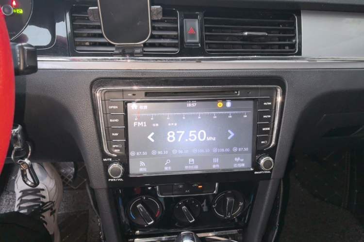 Used Volkswagen Bora 2014 1.6L Automatic Comfort Model Audio And AC Panel