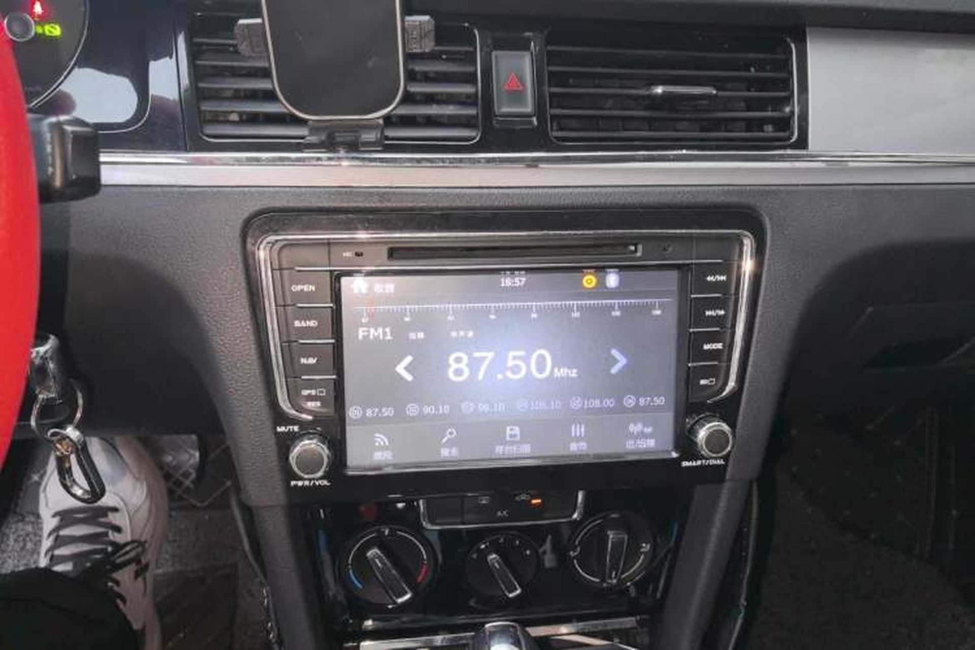 Used Volkswagen Bora 2014 1.6L Automatic Comfort Model Audio And AC Panel