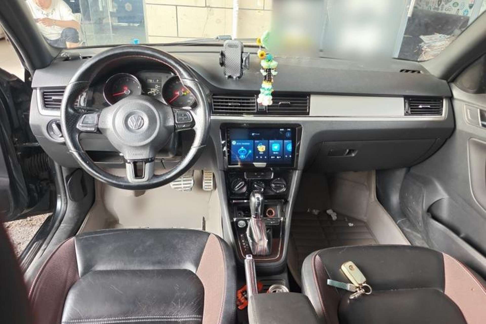 Used Volkswagen Bora 2014 1.4TSI Automatic Sportline Center Console