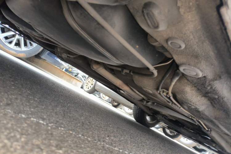 Used Volkswagen Bora 2014 1.6L Automatic Comfort Model Chassis Rear Right