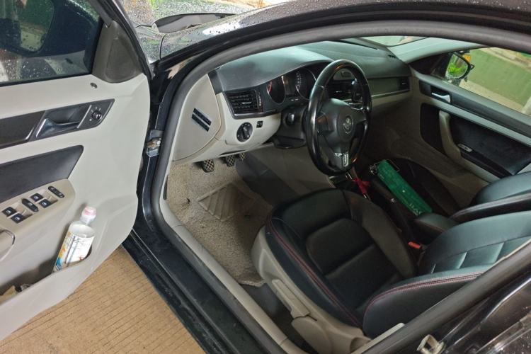 Used Volkswagen Bora 2014 1.6L Manual Fashion Edition Driver Seat