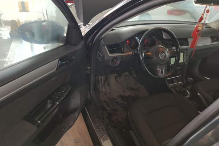 Used Volkswagen Bora 2014 1.6L Manual Fashion Edition Driver Seat