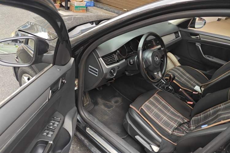 Used Volkswagen Bora 2014 1.6L Manual Comfort Model Driver Seat