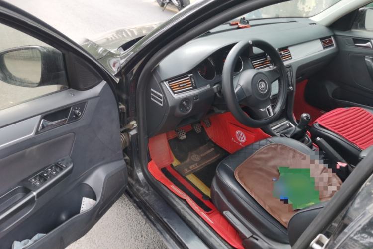 Used Volkswagen Bora 2014 1.6L Manual Fashion Edition Driver Seat