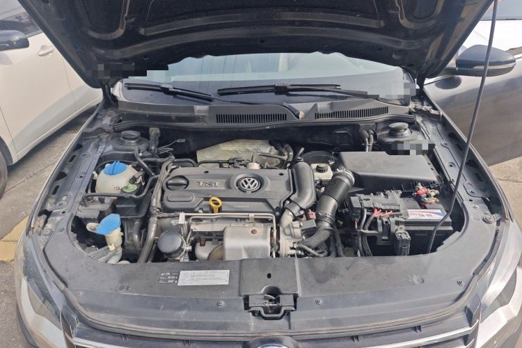 Used Volkswagen Bora 2014 1.4 TSI Manual Comfort Model Engine Bay