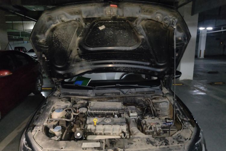 Used Volkswagen Bora 2014 1.6L Manual Fashion Edition Engine Bay