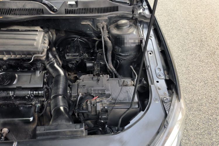 Used Volkswagen Bora 2014 1.6L Manual Comfort Model Engine Bay Left