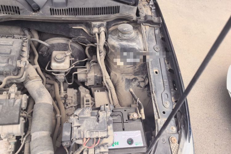 Used Volkswagen Bora 2014 1.6L Automatic Comfort Model Engine Bay Left