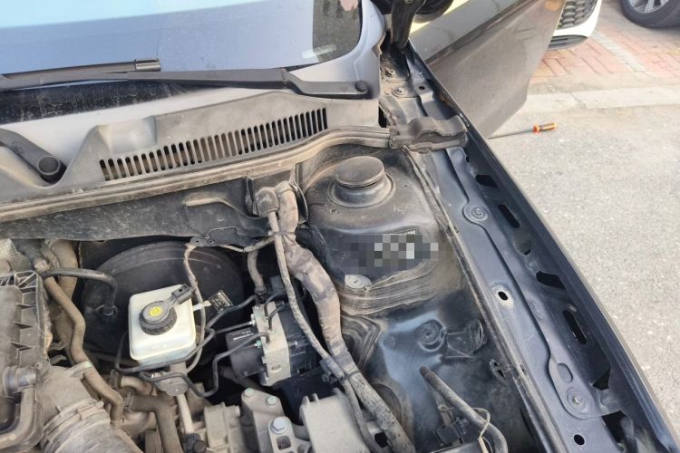 Used Volkswagen Bora 2014 1.6L Automatic Comfort Model Engine Bay Left