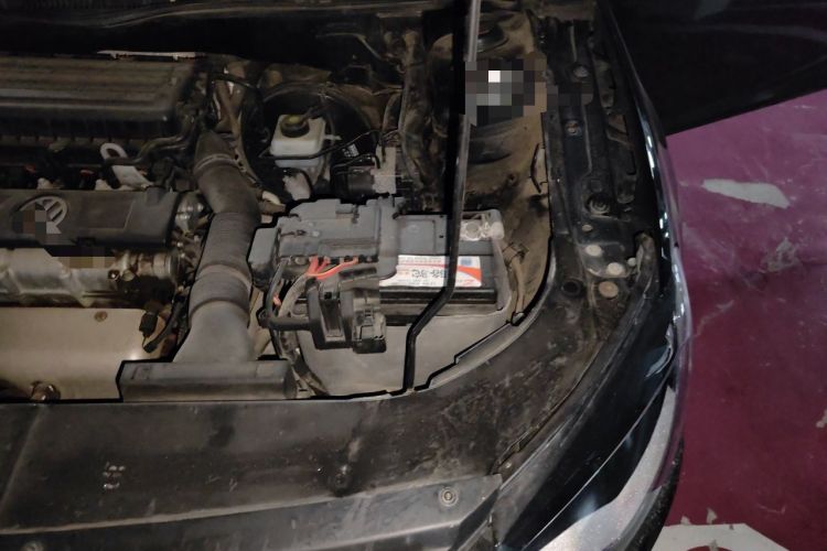 Used Volkswagen Bora 2014 1.6L Automatic Fashion Model Engine Bay Left