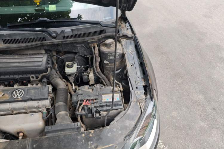 Used Volkswagen Bora 2014 1.6L Automatic Comfort Model Engine Bay Left