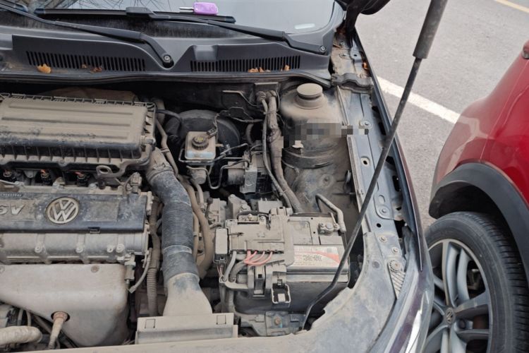 Used Volkswagen Bora 2014 1.6L Automatic Comfort Model Engine Bay Left