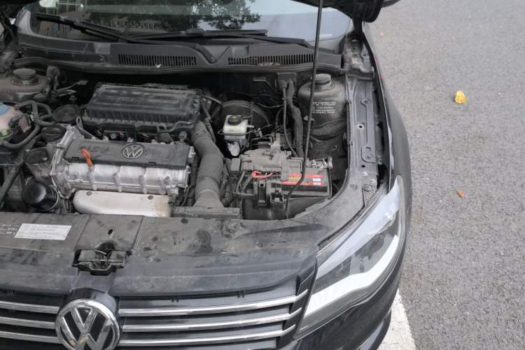 Used Volkswagen Bora 2014 1.6L Automatic Comfort Model Engine Bay Left
