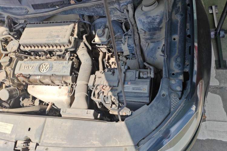 Used Volkswagen Bora 2014 1.6L Automatic Comfort Model Engine Bay Left