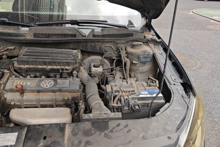 Used Volkswagen Bora 2014 1.6L Manual Comfort Model Engine Bay Left