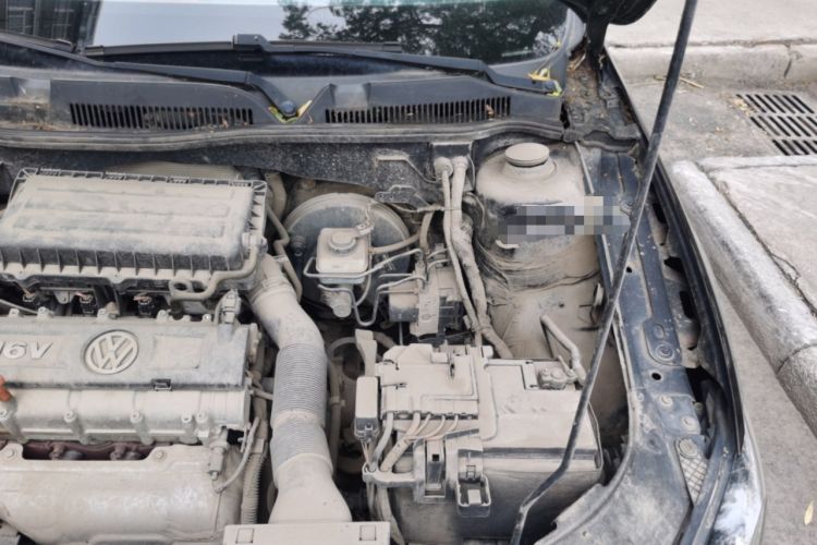 Used Volkswagen Bora 2014 1.6L Manual Fashion Edition Engine Bay Left