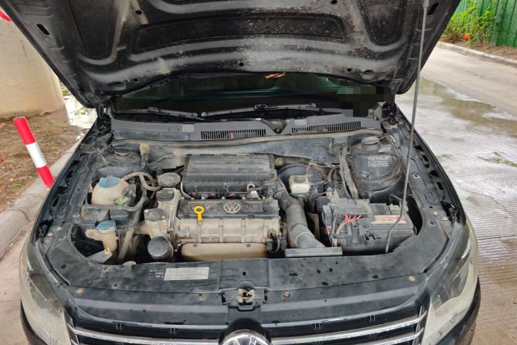 Used Volkswagen Bora 2014 1.6L Manual Fashion Edition Engine Bay