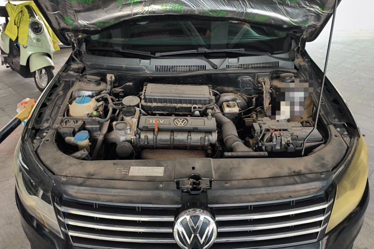 Used Volkswagen Bora 2014 1.6L Automatic Fashion Model Engine Bay