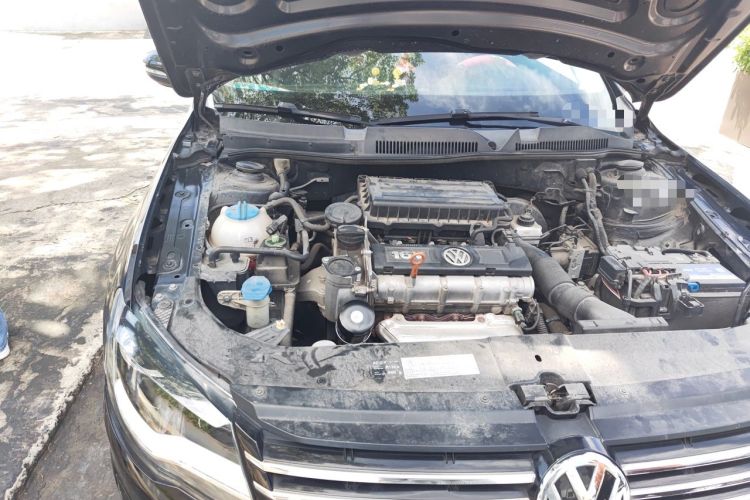 Used Volkswagen Bora 2014 1.6L Automatic Comfort Model Engine Bay Right