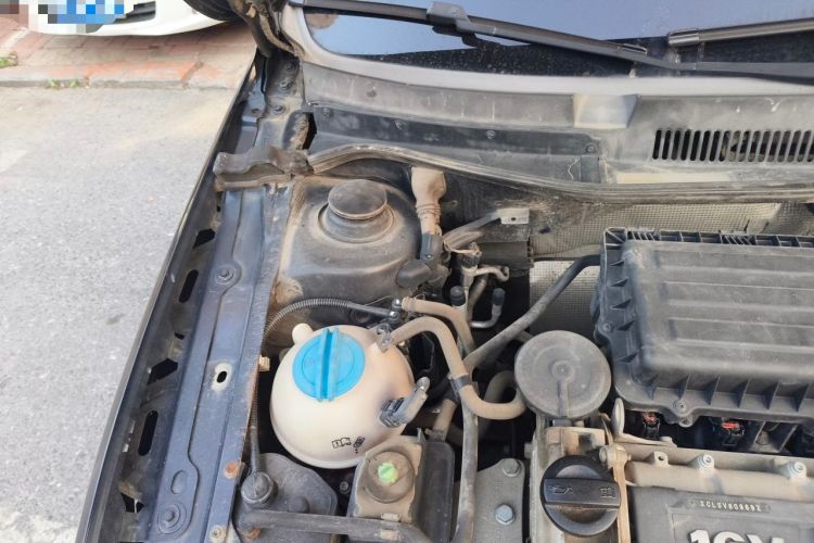 Used Volkswagen Bora 2014 1.6L Automatic Comfort Model Engine Bay Right