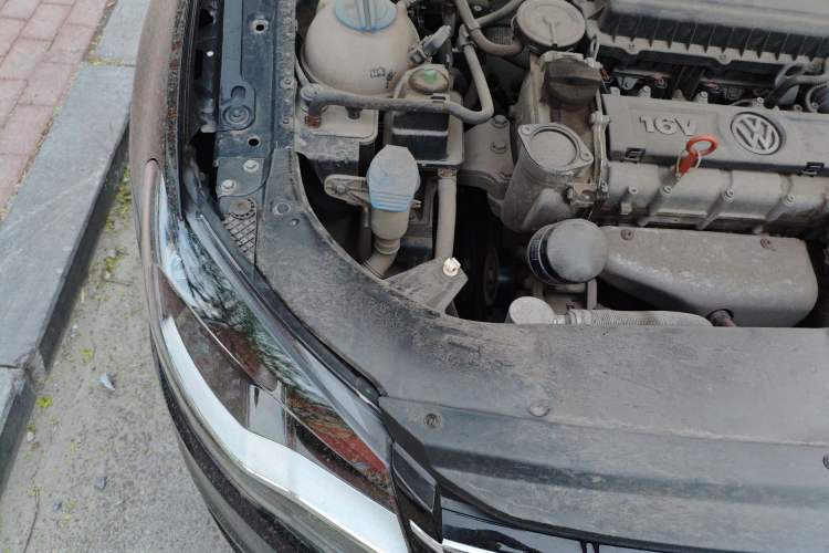 Used Volkswagen Bora 2014 1.6L Automatic Comfort Model Engine Bay Right