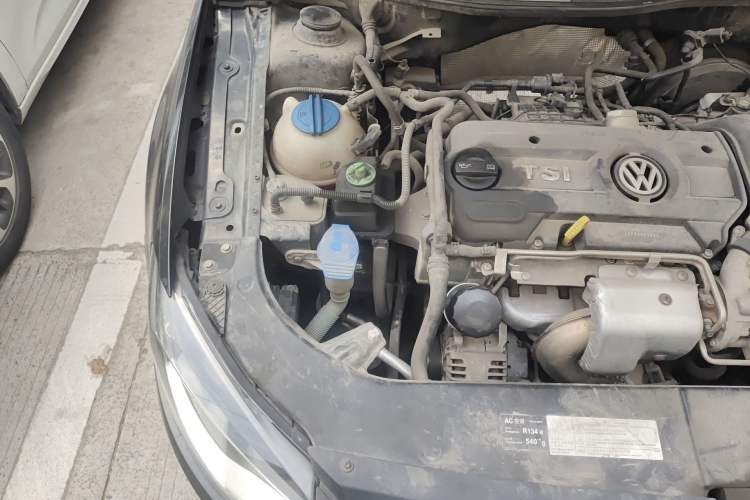 Used Volkswagen Bora 2014 1.4TSI Automatic Comfort Model Engine Bay Right