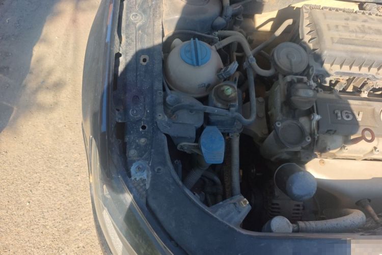Used Volkswagen Bora 2014 1.6L Manual Comfort Model Engine Bay Right