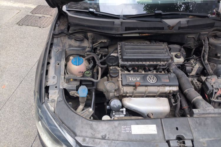 Used Volkswagen Bora 2014 1.6L Automatic Comfort Model Engine Bay Right
