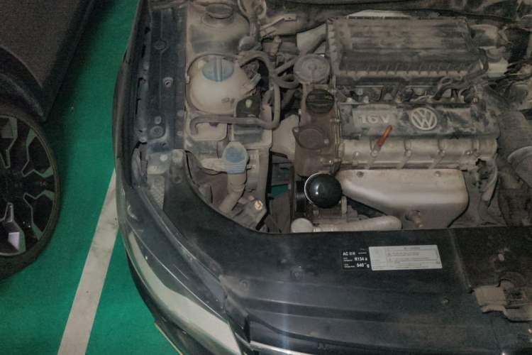 Used Volkswagen Bora 2014 1.6L Automatic Comfort Model Engine Bay Right