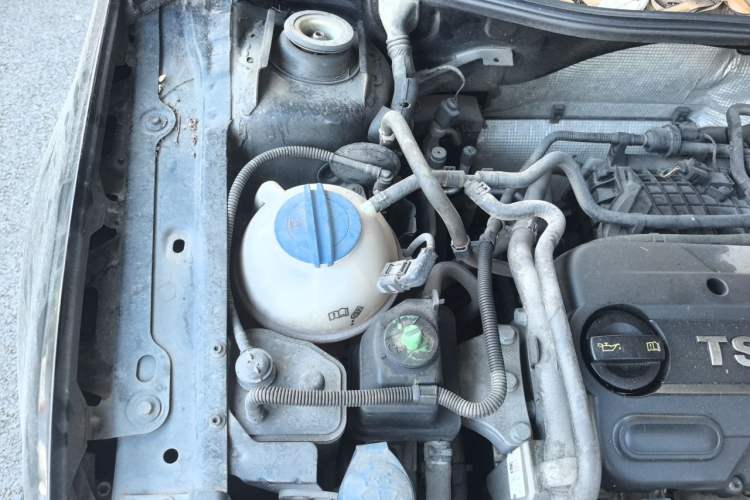 Used Volkswagen Bora 2014 1.4TSI Automatic Sportline Engine Bay Right