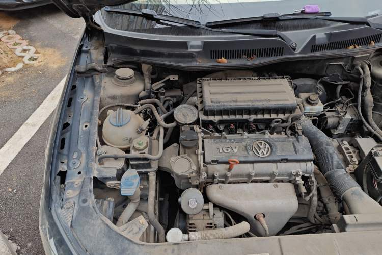 Used Volkswagen Bora 2014 1.6L Automatic Comfort Model Engine Bay Right