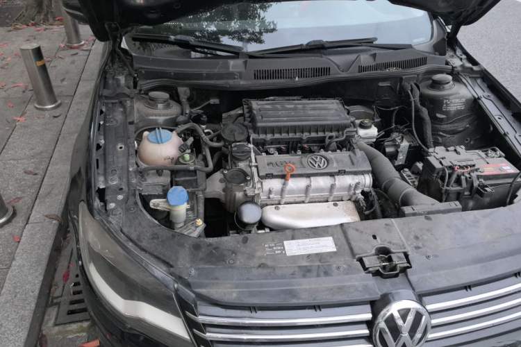 Used Volkswagen Bora 2014 1.6L Automatic Comfort Model Engine Bay Right