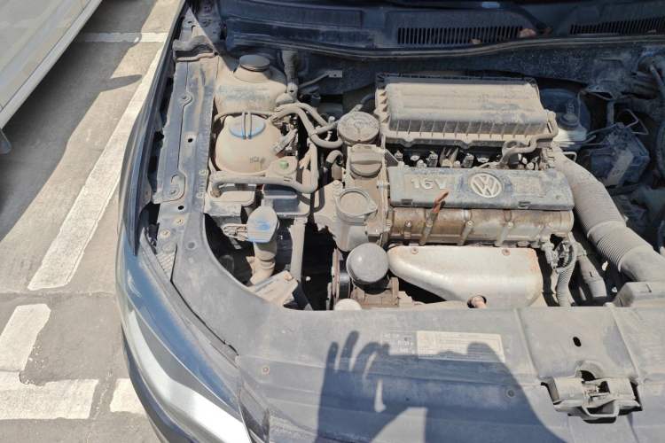 Used Volkswagen Bora 2014 1.6L Automatic Comfort Model Engine Bay Right