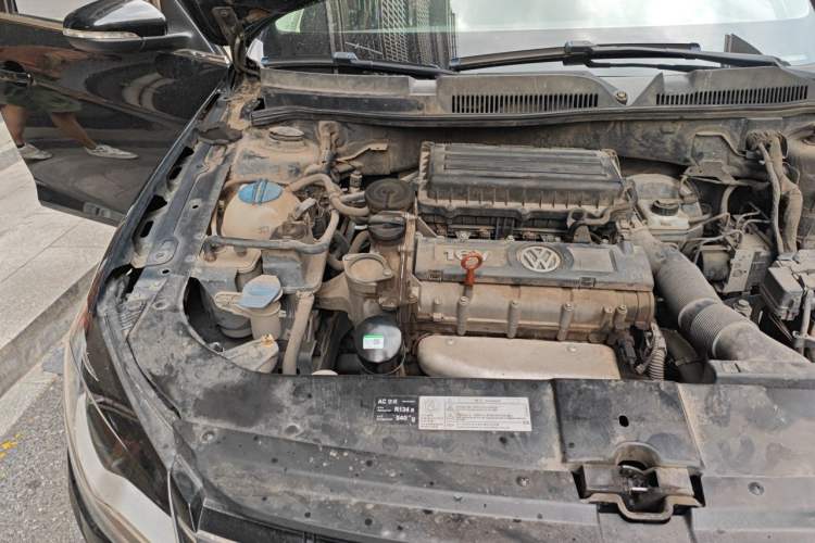 Used Volkswagen Bora 2014 1.6L Manual Comfort Model Engine Bay Right