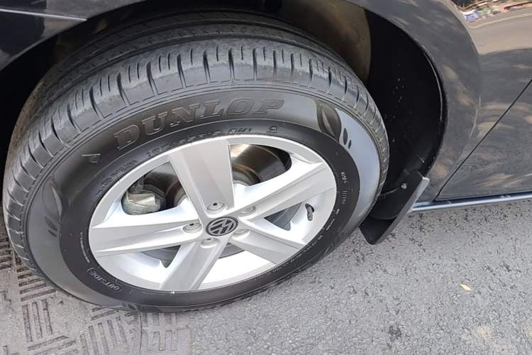 Used Volkswagen Bora 2014 1.6L Automatic Fashion Model Exterior 4
