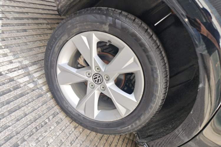 Used Volkswagen Bora 2014 1.6L Manual Comfort Model Exterior 5