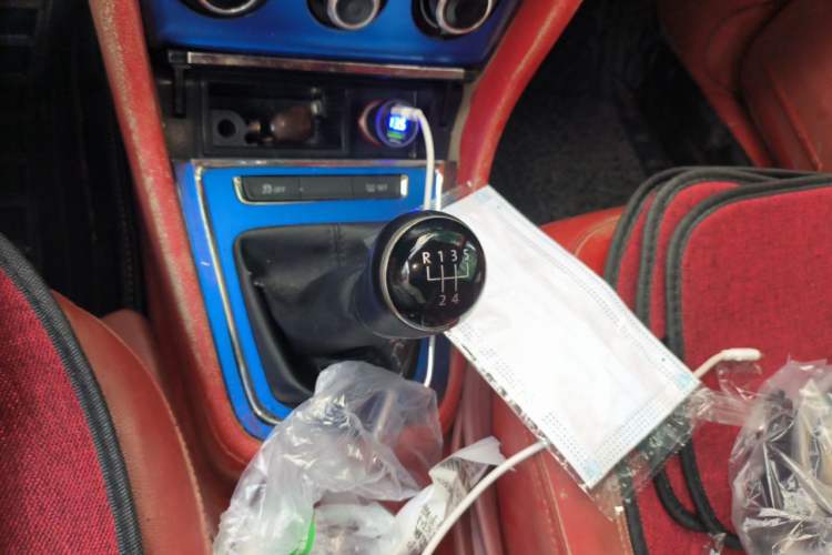 Used Volkswagen Bora 2014 1.6L Manual Comfort Model Gear Lever