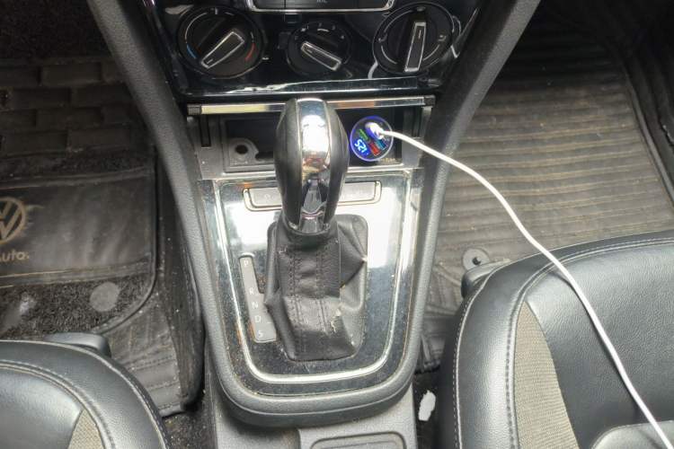 Used Volkswagen Bora 2014 1.6L Automatic Comfort Model Gear Lever