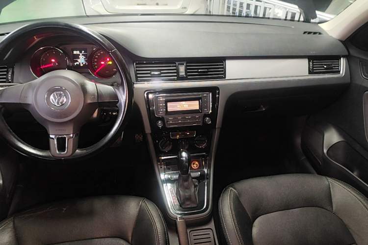 Used Volkswagen Bora 2014 1.6L Automatic Fashion Model Gear Lever