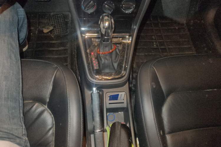 Used Volkswagen Bora 2014 1.6L Automatic Comfort Model Gear Lever