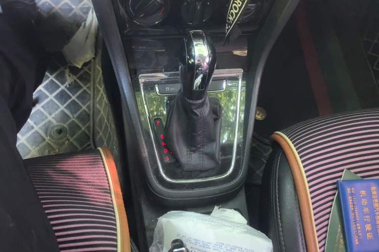 Used Volkswagen Bora 2014 1.6L Automatic Fashion Model Gear Lever