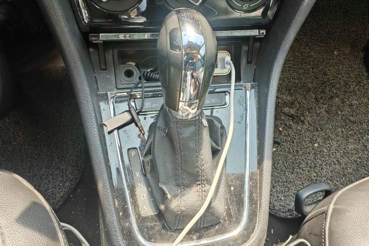 Used Volkswagen Bora 2014 1.6L Automatic Comfort Model Gear Lever