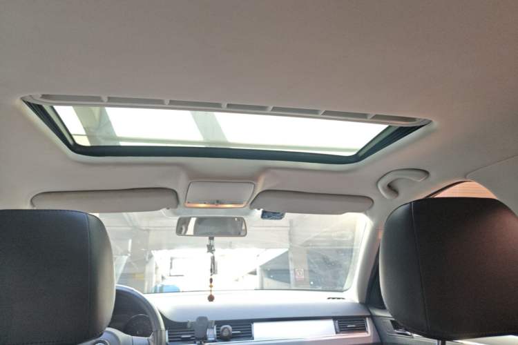 Used Volkswagen Bora 2014 1.6L Manual Comfort Model Headliner