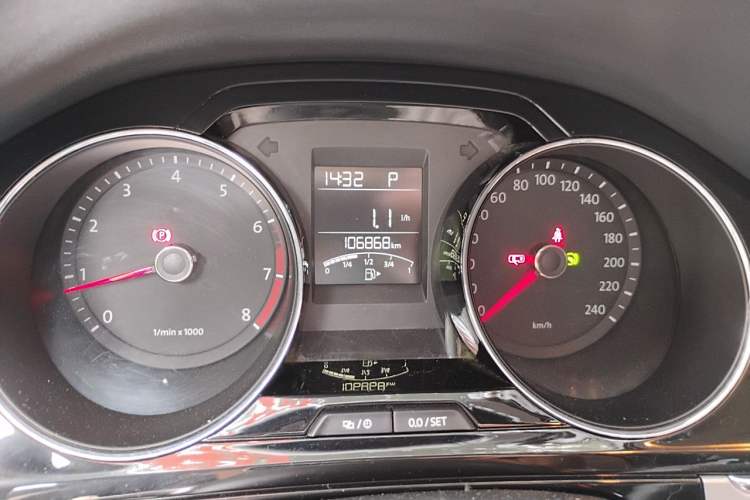 Used Volkswagen Bora 2014 1.6L Automatic Comfort Model Instrument Cluster