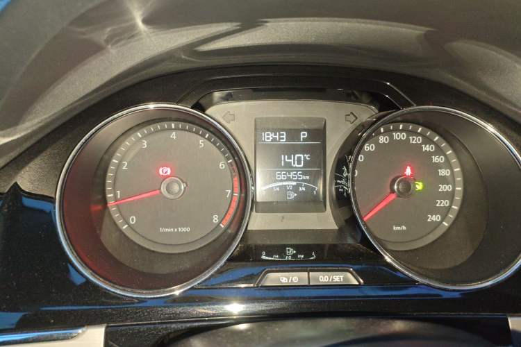 Used Volkswagen Bora 2014 1.6L Automatic Comfort Model Instrument Cluster